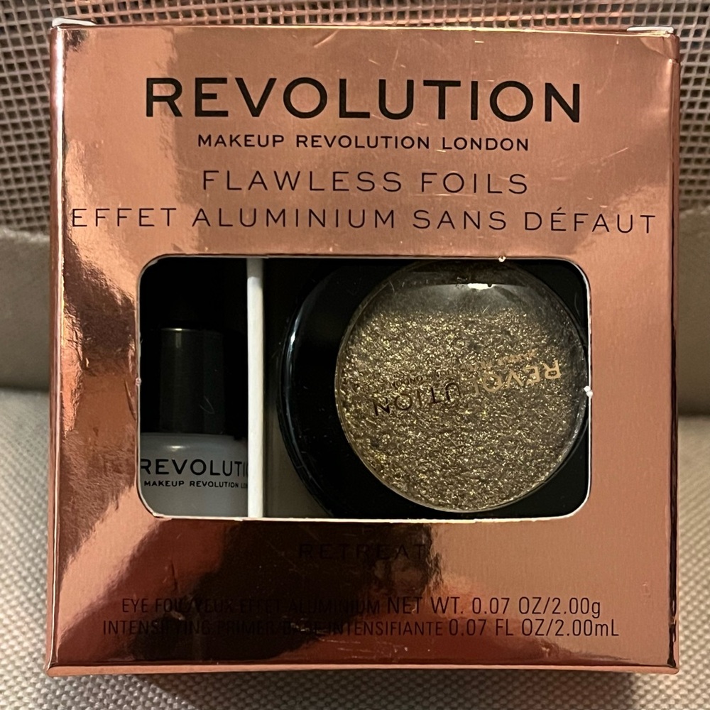 🌻Revolution Flawless Foils Eye Shadow - Retreat New in Box